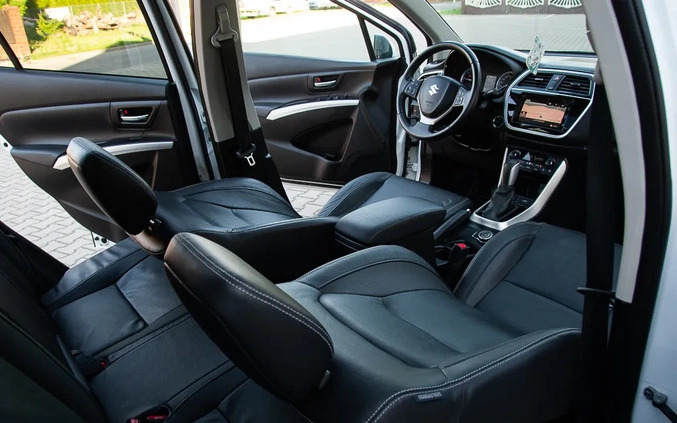 Suzuki SX4 S-Cross cena 64900 przebieg: 197000, rok produkcji 2017 z Wyszków małe 704